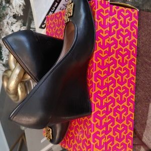 Tory Burch Black and Gold Wedge 85MM